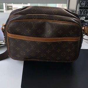 Louis Vuitton Reporter PM